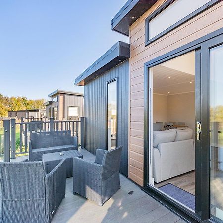 Waterside Hambleton Lakeside Lodges Poulton-le-Fylde Екстер'єр фото