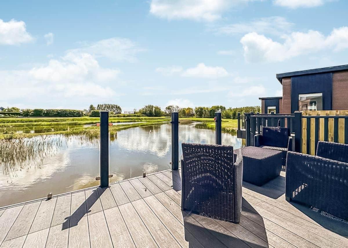 Waterside Hambleton Lakeside Lodges Poulton-le-Fylde Екстер'єр фото