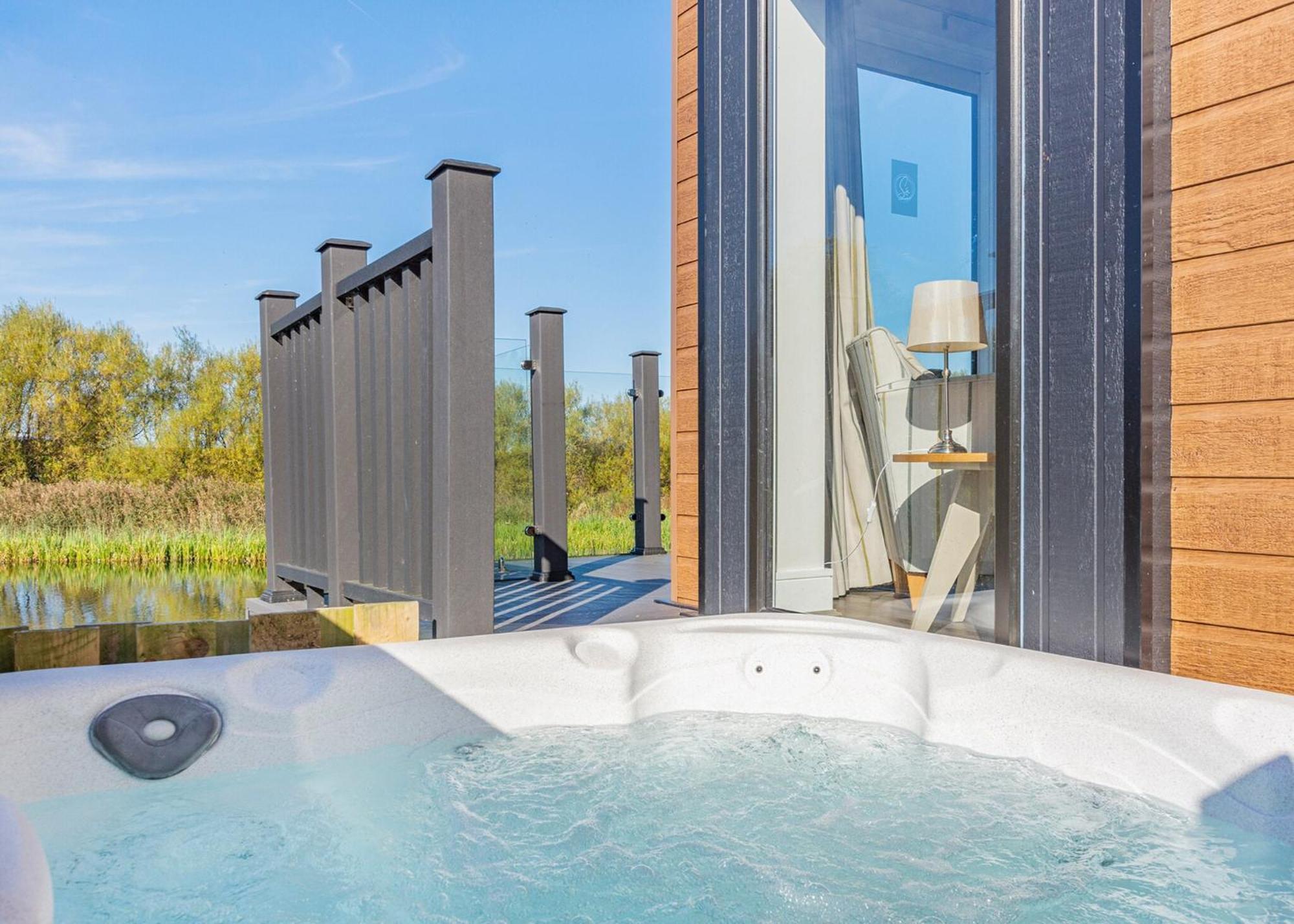 Waterside Hambleton Lakeside Lodges Poulton-le-Fylde Номер фото